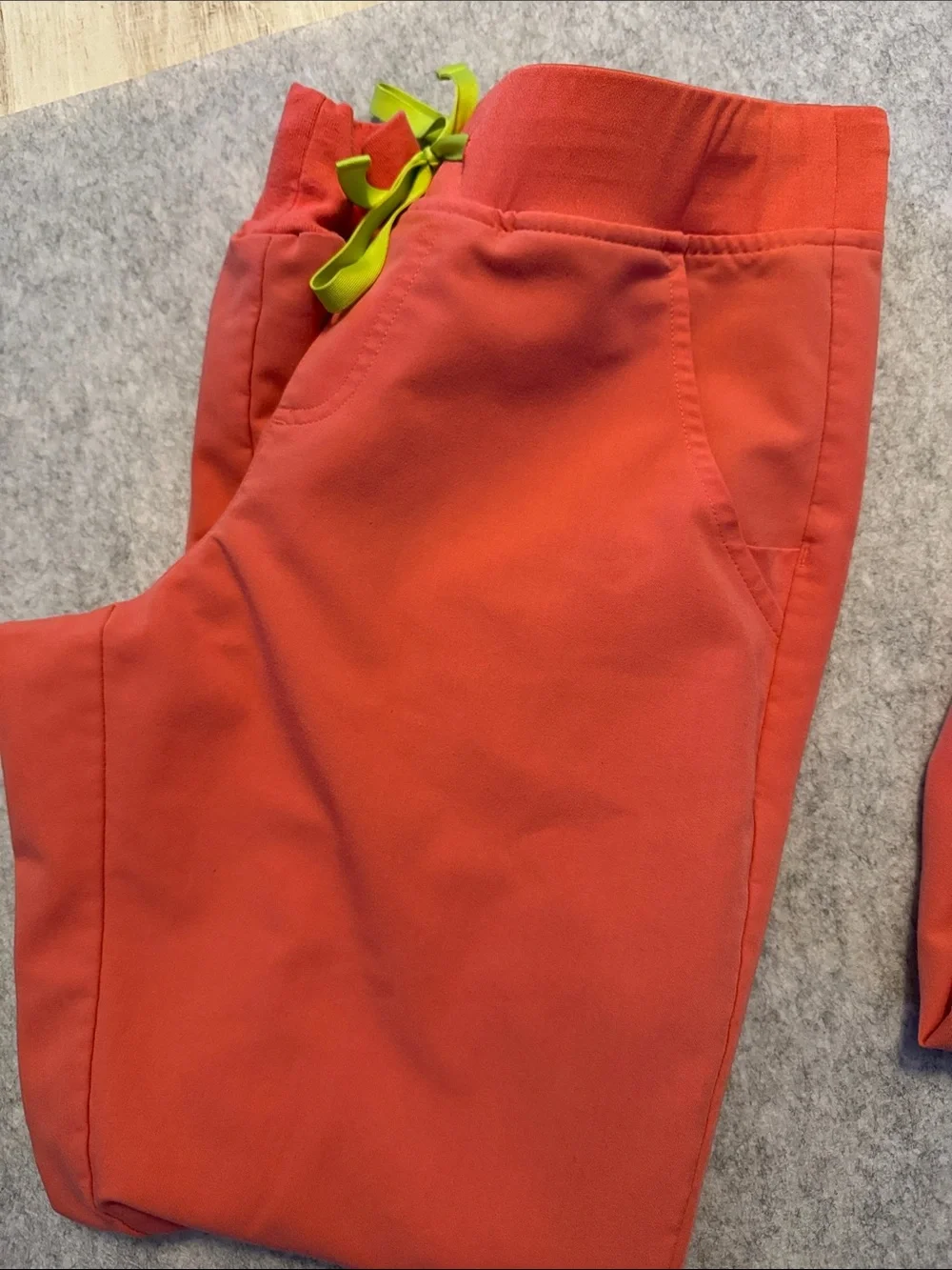 Figs Orange V-Neck Scrub Top and Jogger set size Medium womens